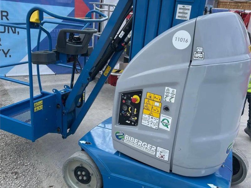 JLG Toucan 10E-L