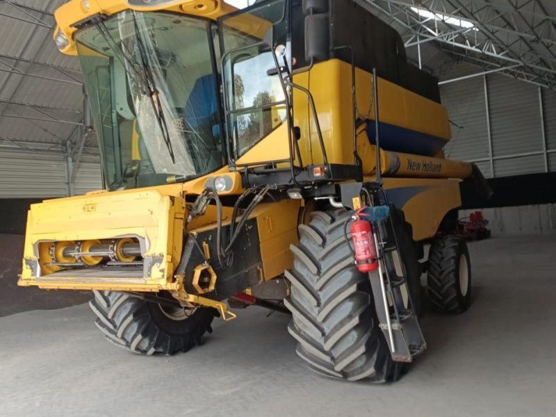 New Holland CSX7070