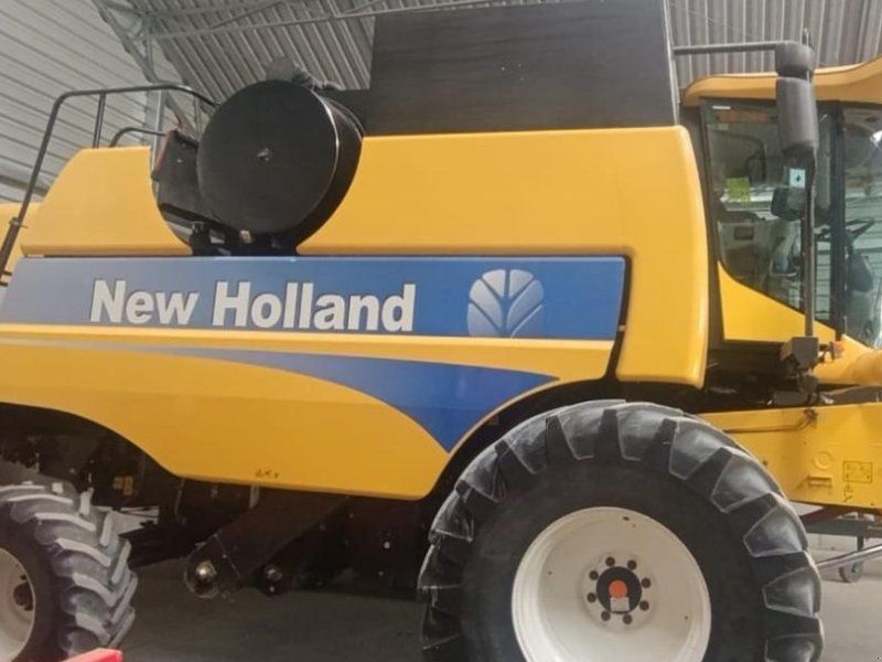 New Holland CSX7070