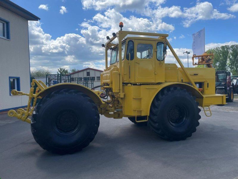 Kirovets K 701 V12