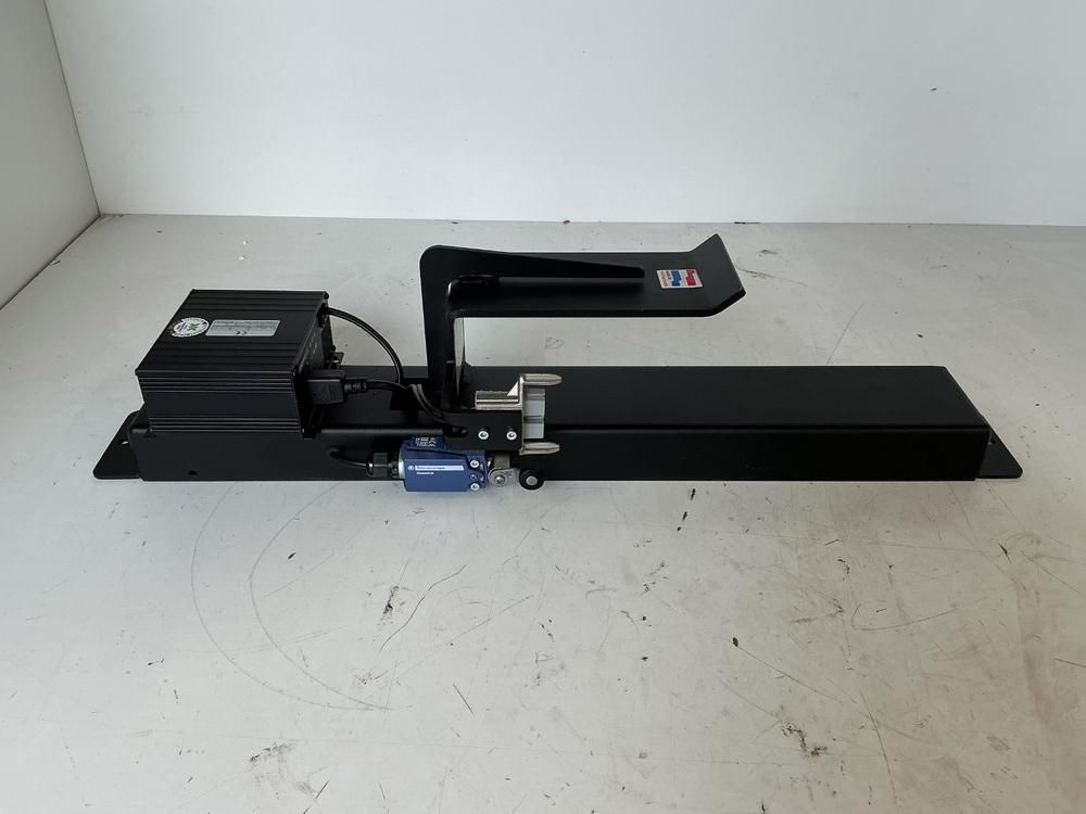 2015 Movexx OPT0015 Wall-Mounted Charging Station (24V/4A) for AGM Batteries – Unused