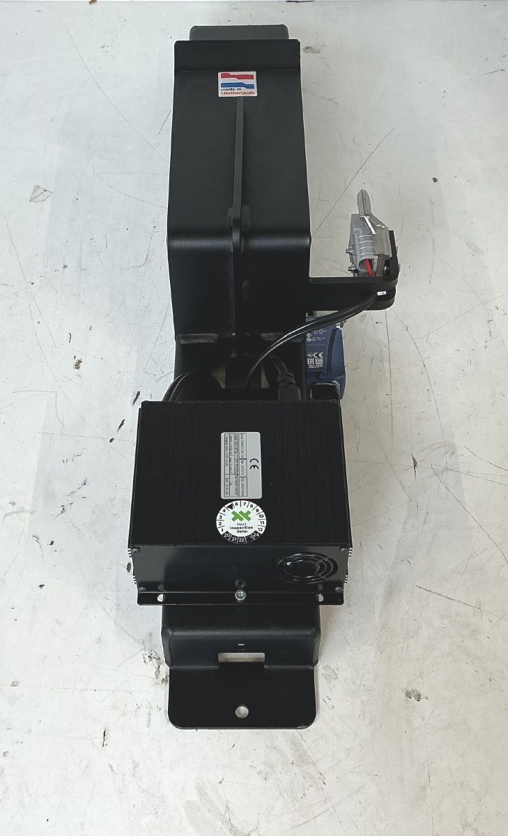 2015 Movexx OPT0015 Wall-Mounted Charging Station (24V/4A) for AGM Batteries – Unused