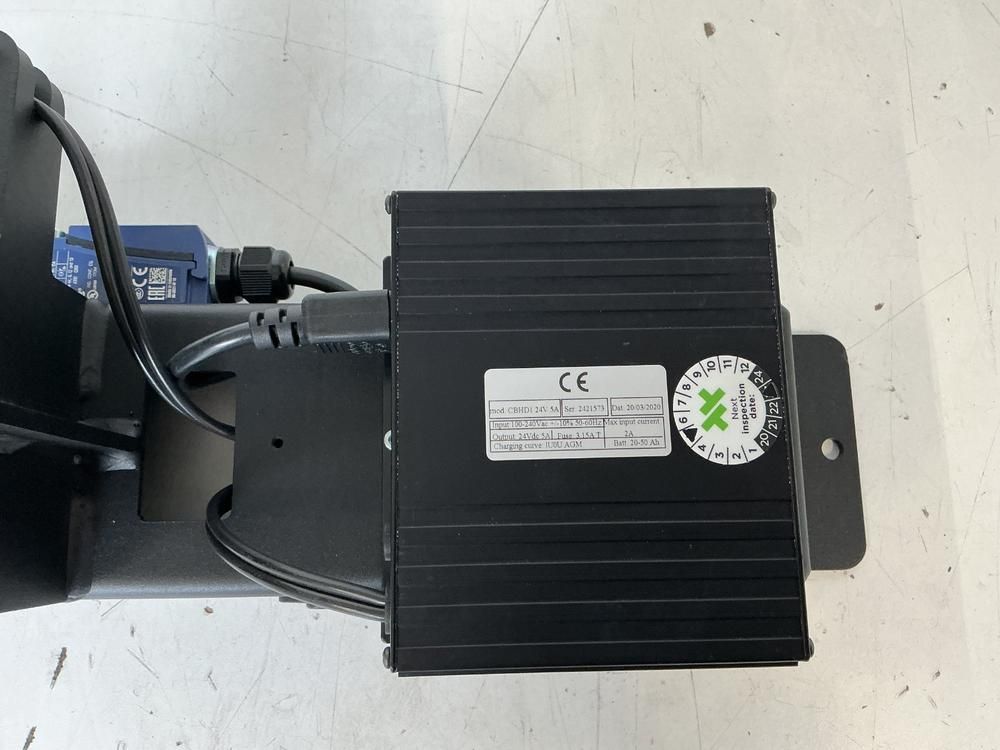 2015 Movexx OPT0015 Wall-Mounted Charging Station (24V/4A) for AGM Batteries – Unused