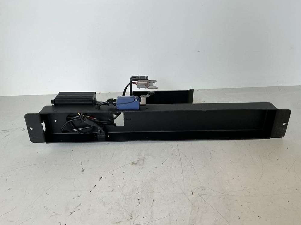 2015 Movexx OPT0015 Wall-Mounted Charging Station (24V/4A) for AGM Batteries – Unused