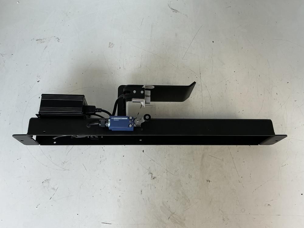 2015 Movexx OPT0015 Wall-Mounted Charging Station (24V/4A) for AGM Batteries – Unused