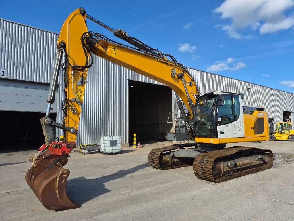 Liebherr 922LC