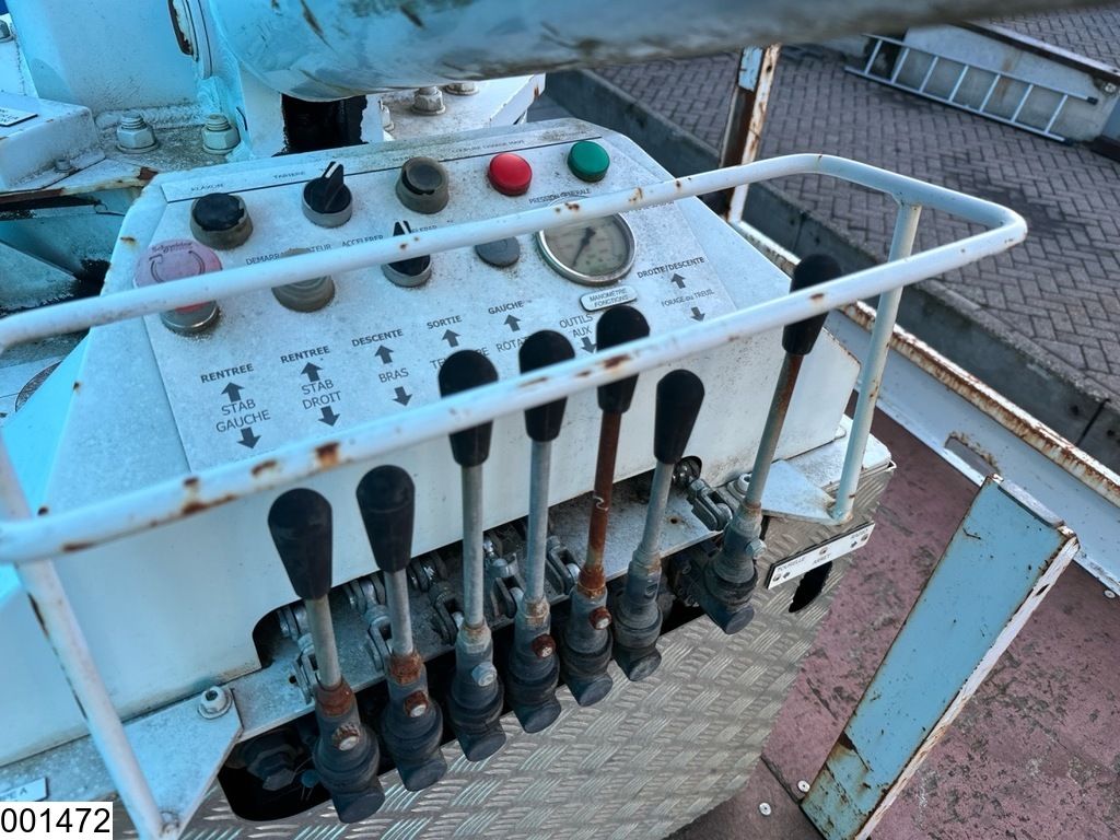 Renault D 16 280 4x4, EURO 6, steel suspension, drilling rig/crane