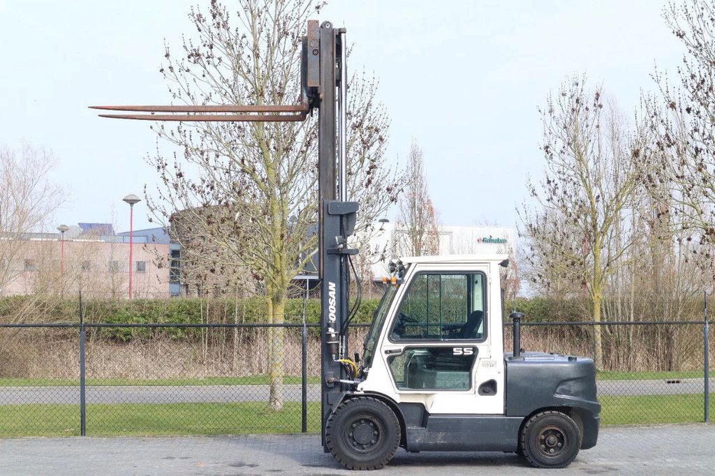 Doosan D55C-5 | 5500 KG | SIDESHIFT | POSITIONERS