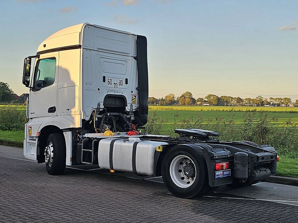 MERCEDES-BENZ ACTROS 1843