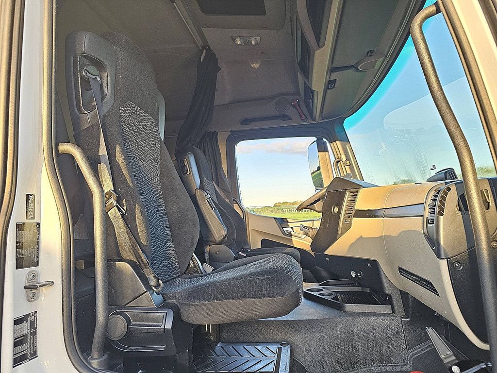 MERCEDES-BENZ ACTROS 1843