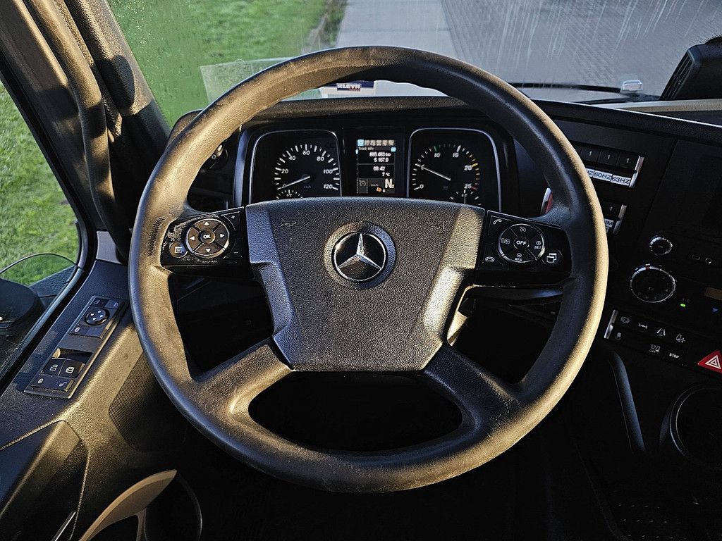 MERCEDES-BENZ ACTROS 1843