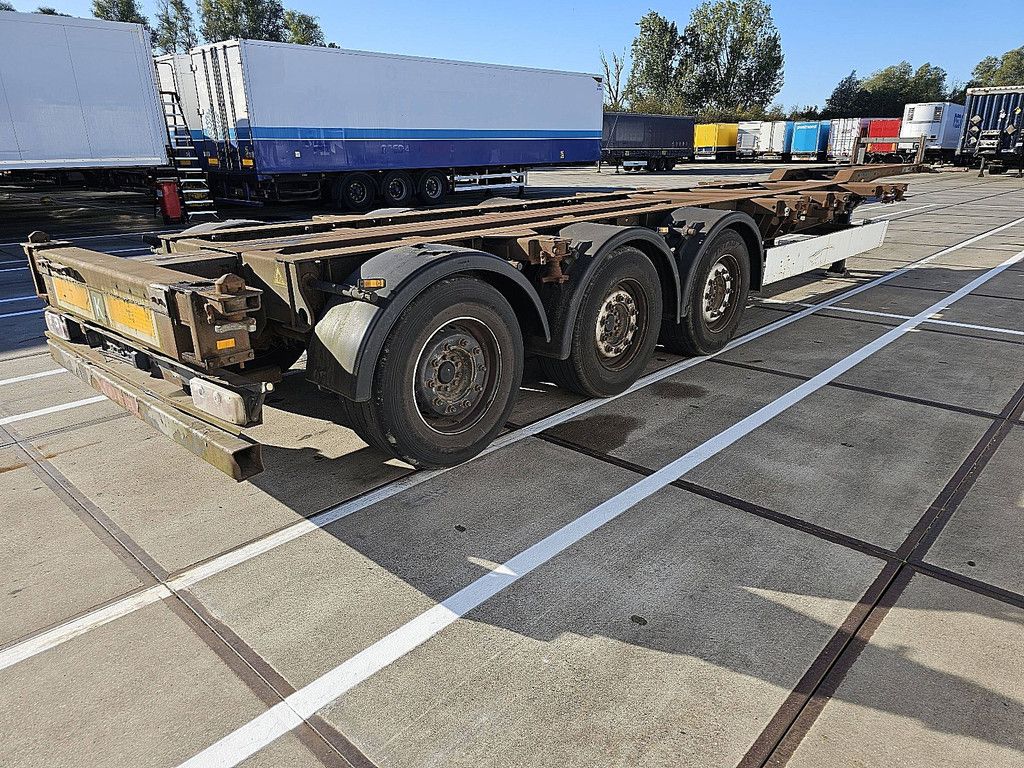 KOGEL SW24 MULTI 2X 20, 1X30, 1X40, HIGHCUBE, 20FT MITTIG
