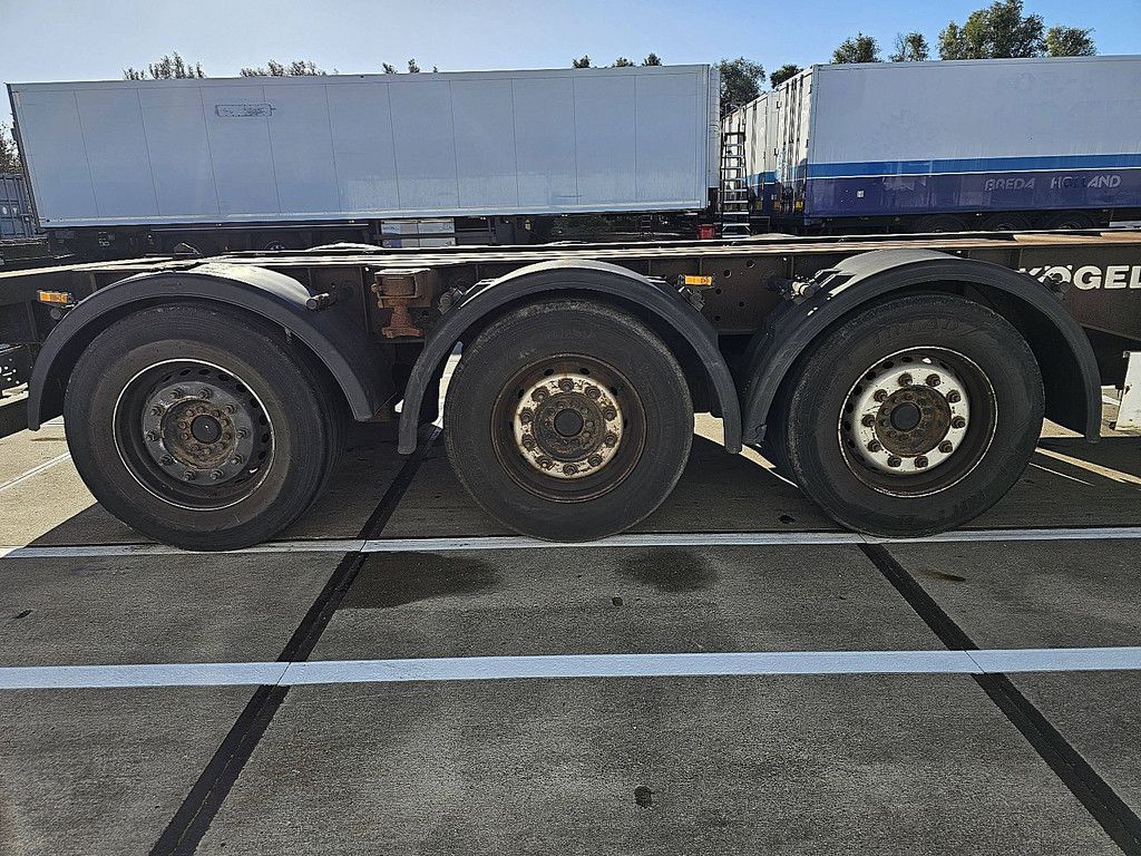 KOGEL SW24 MULTI 2X 20, 1X30, 1X40, HIGHCUBE, 20FT MITTIG