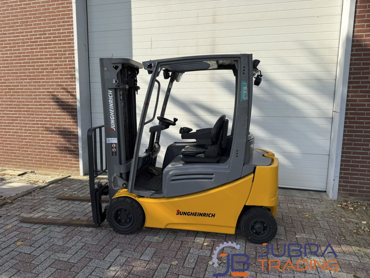 Jungheinrich EFG318 Electric Forklift | 2018 | 8000H 1.8T 4.45M