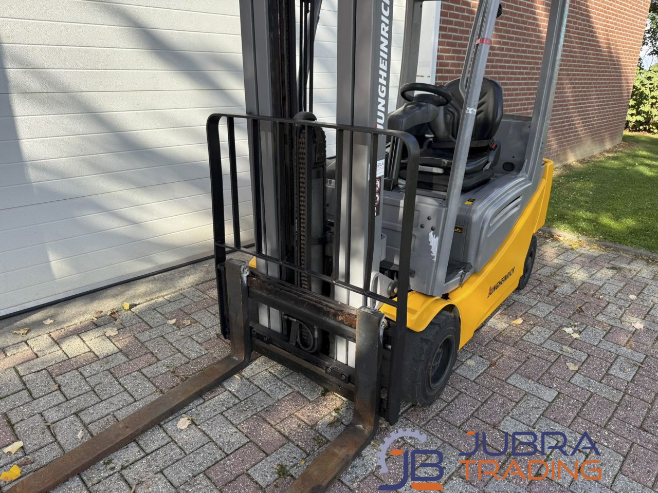 Jungheinrich EFG318 Electric Forklift | 2018 | 8000H 1.8T 4.45M