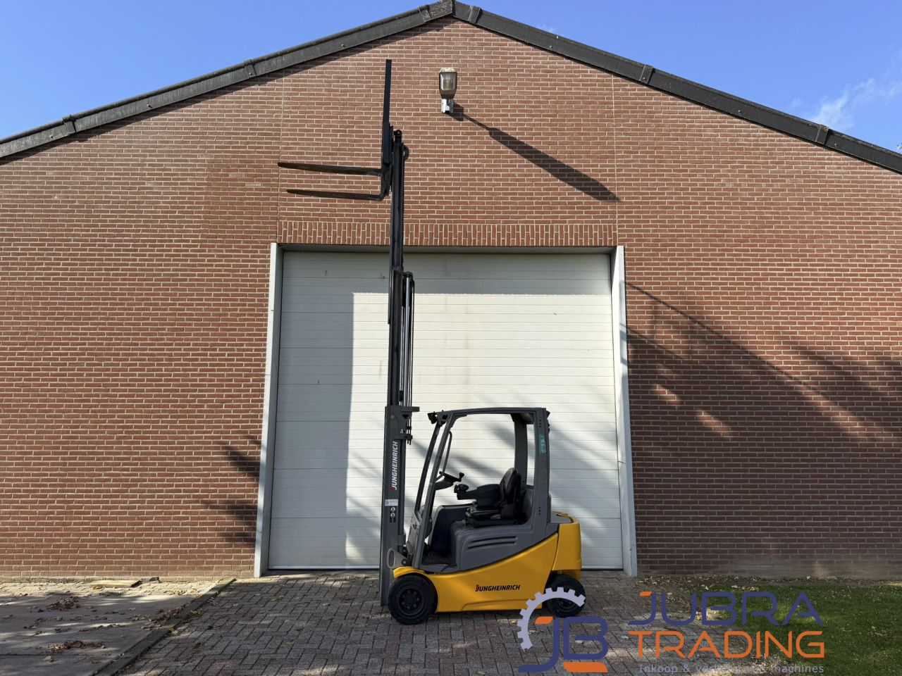 Jungheinrich EFG318 Electric Forklift | 2018 | 8000H 1.8T 4.45M