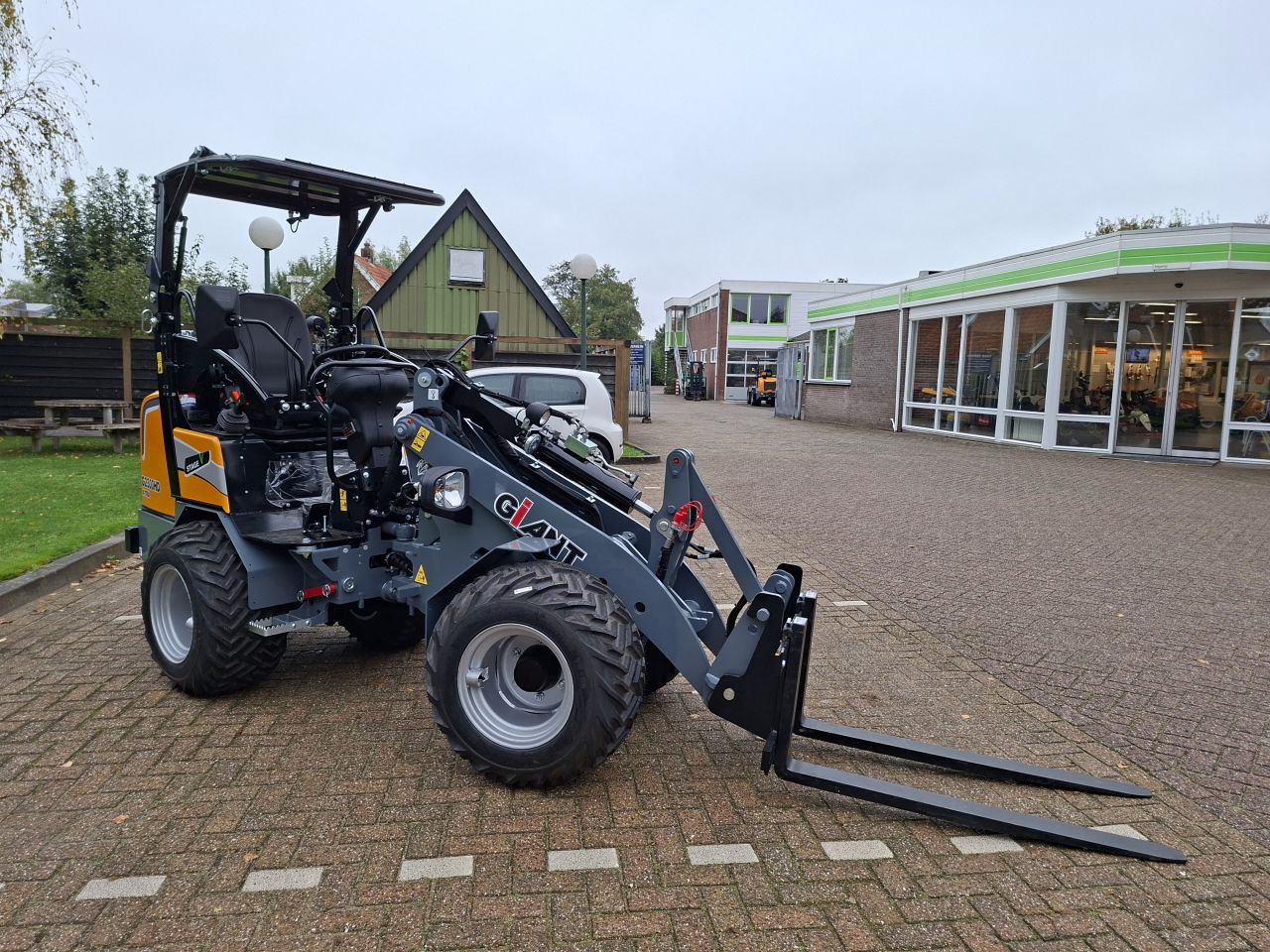 GiANT G2300 X-tra HD shovel / kniklader - ex-Demo - Aanbieding