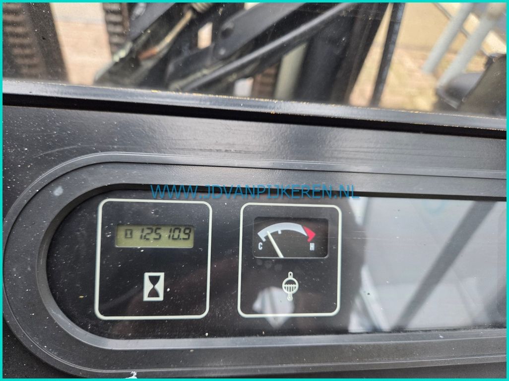 Yale GLP25TF 2.5t triplex5.25m+sideshift+cabine