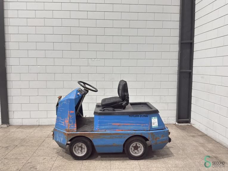Tractors Electric taylor-dunn