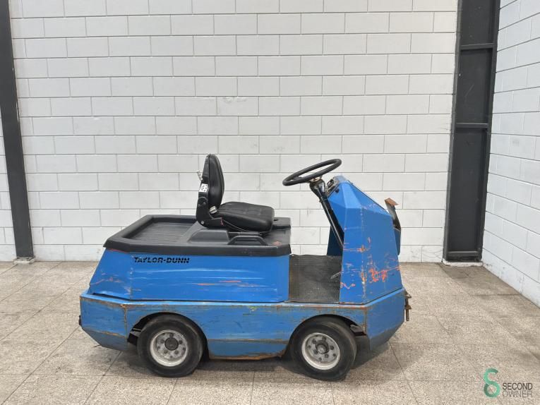 Tractors Electric taylor-dunn