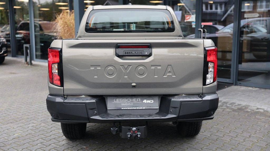 Toyota Hilux 2.8 D-4D MHEV DUBBEL CABINE ACTIVE A/T 4WD