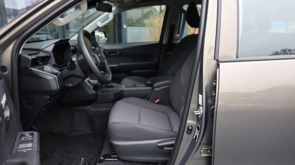 Toyota Hilux 2.8 D-4D MHEV DUBBEL CABINE ACTIVE A/T 4WD