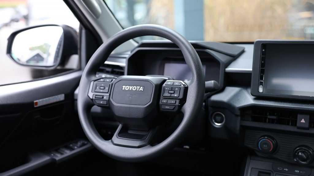 Toyota Hilux 2.8 D-4D MHEV DUBBEL CABINE ACTIVE A/T 4WD
