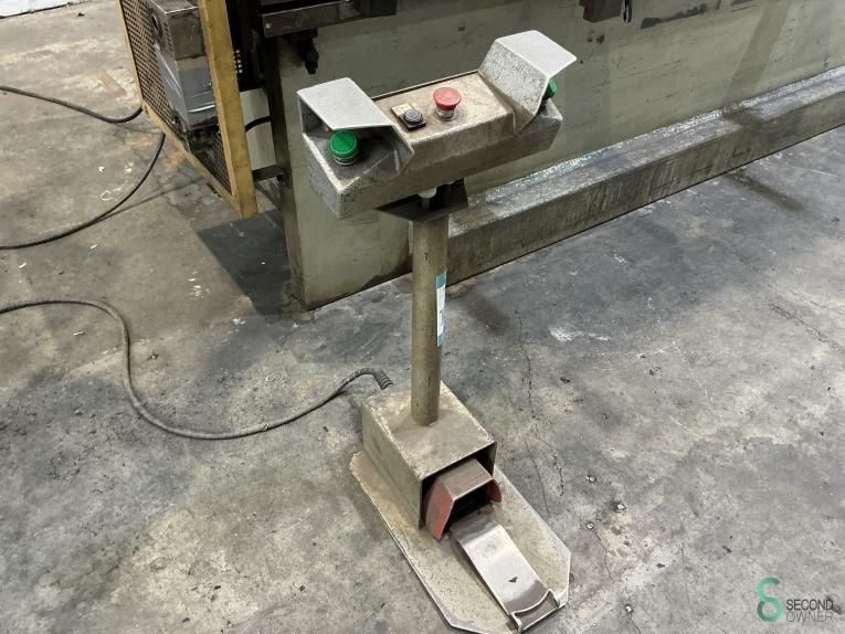 Press brakes Darley EHP 200, 31/25 1989