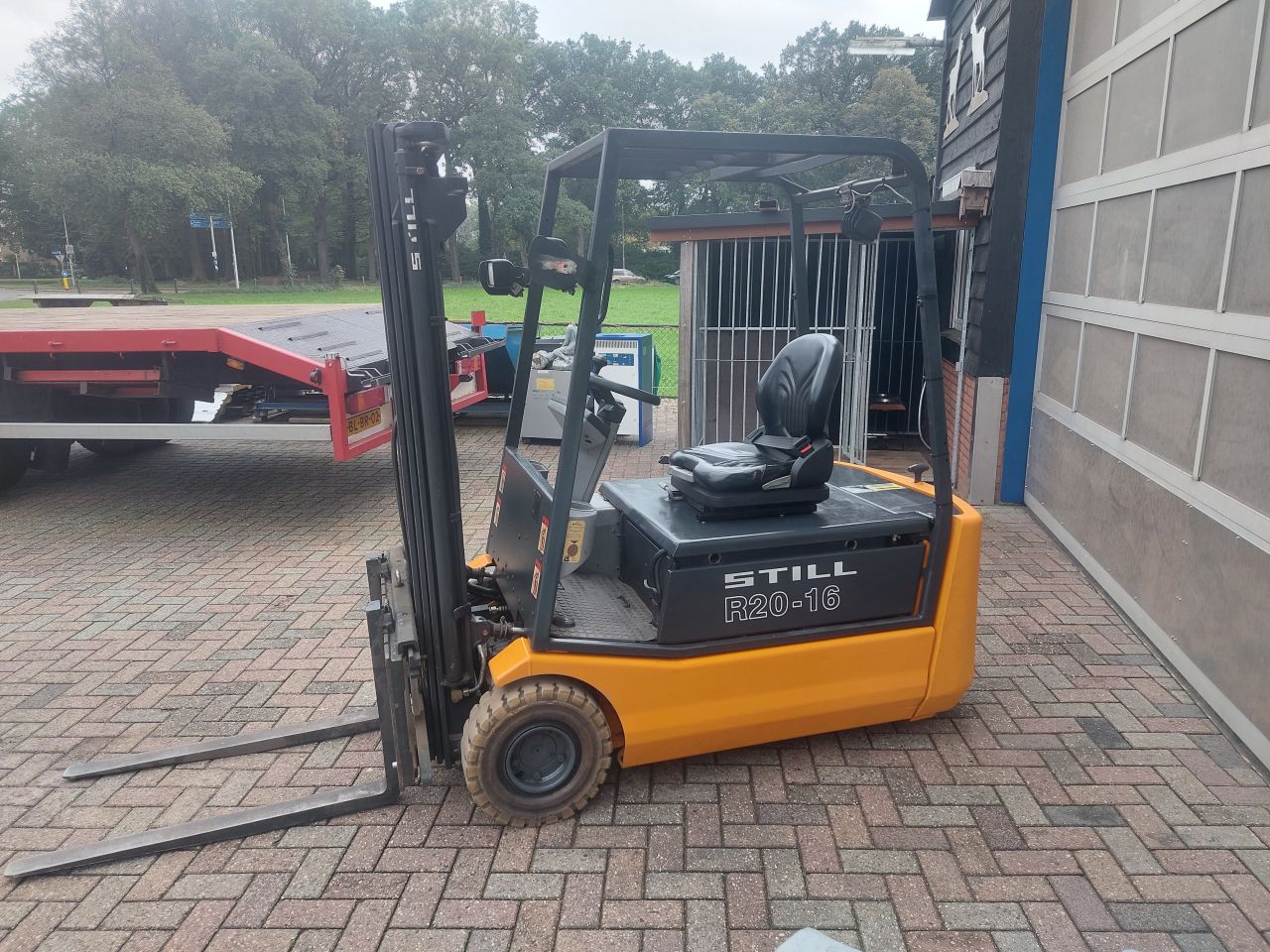 Still R20-16 triplex sideshift