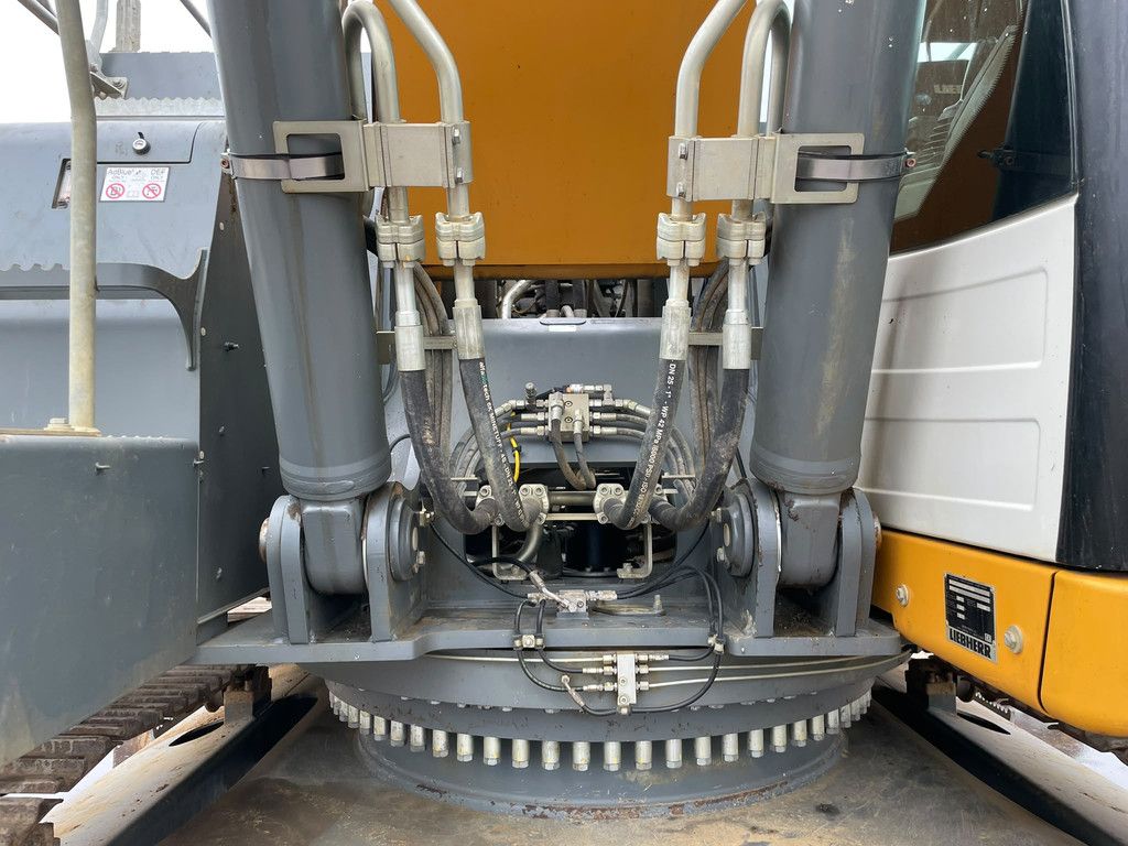 Liebherr R934LC