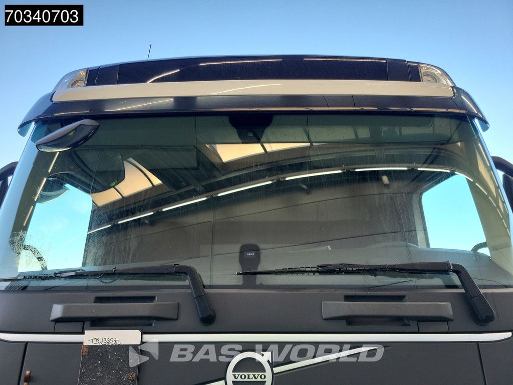 Volvo FM 460 4X2 Globe 2x Tanks Navi