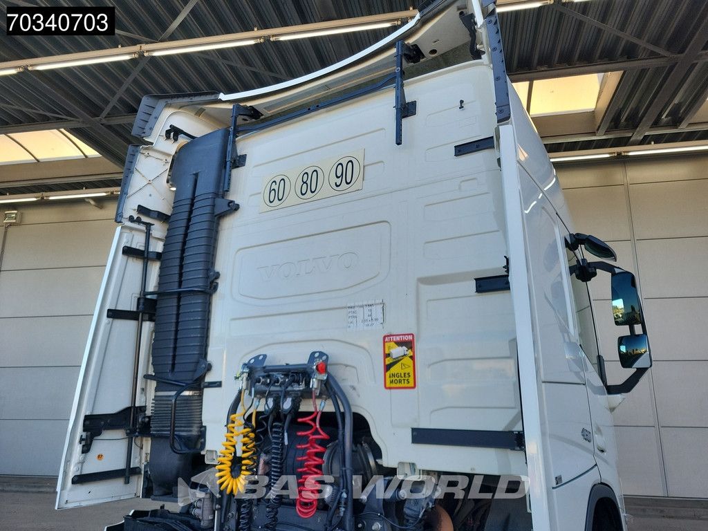 Volvo FM 460 4X2 Globe 2x Tanks Navi