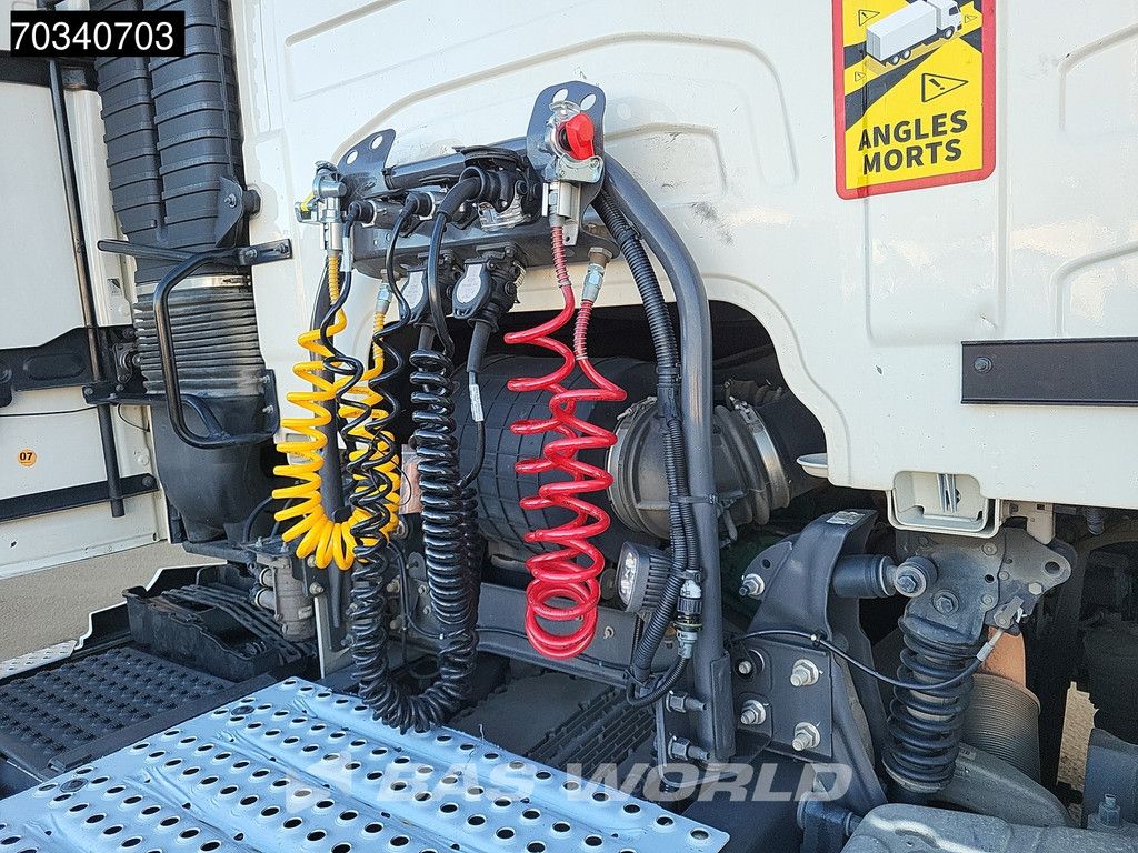 Volvo FM 460 4X2 Globe 2x Tanks Navi