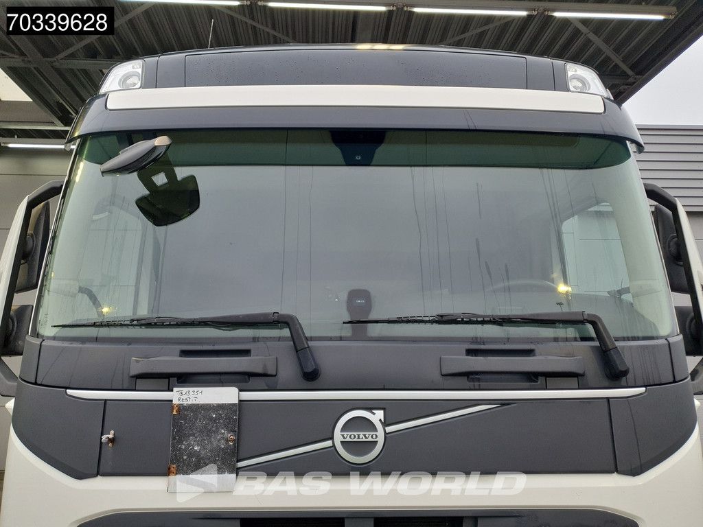 Volvo FM 460 4X2 Globe 2x Tanks Navi