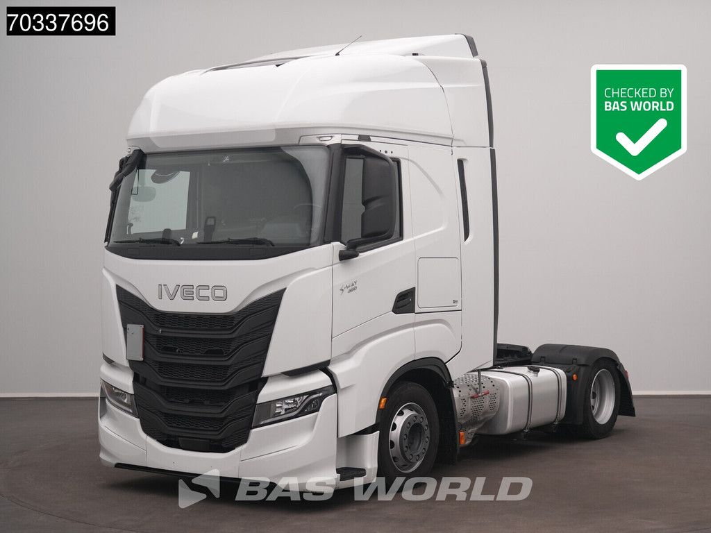 Iveco S-Way 460 4X2 Mega 2x Tanks Standklima Navi ACC