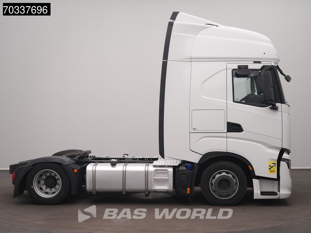 Iveco S-Way 460 4X2 Mega 2x Tanks Standklima Navi ACC