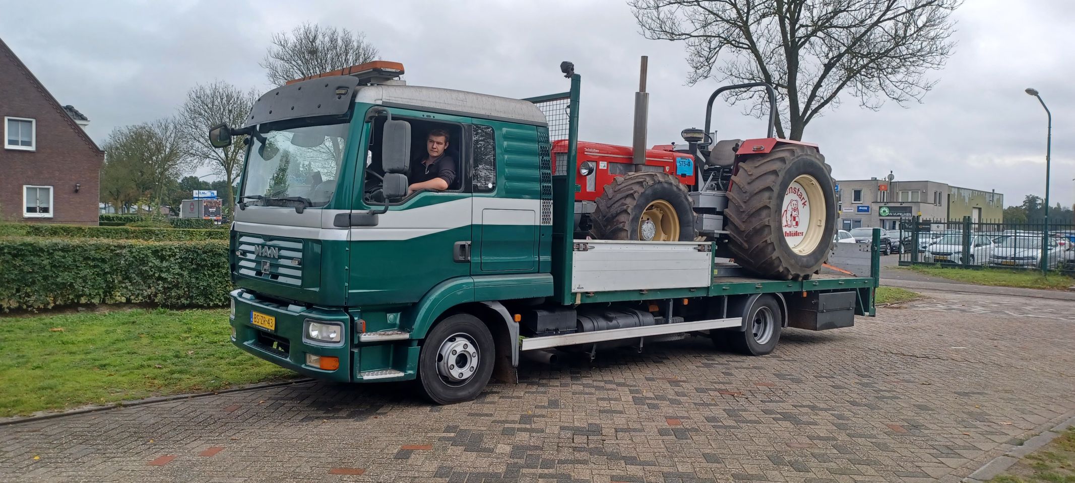 Man machine transporter l.v. 11990 kg