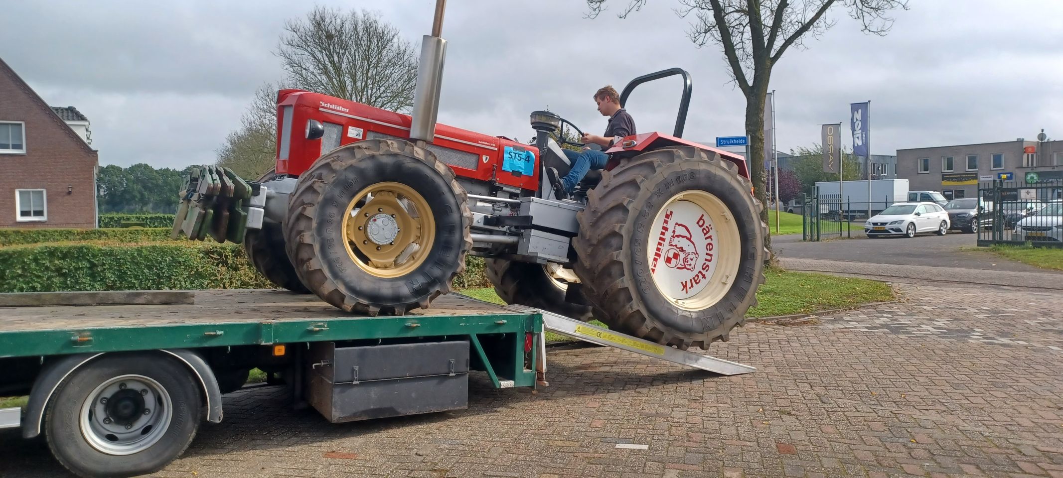 Man machine transporter l.v. 11990 kg