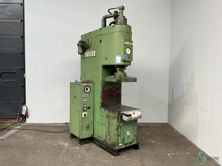 Hydraulic presses Müller CEZ 63.18.11 1976