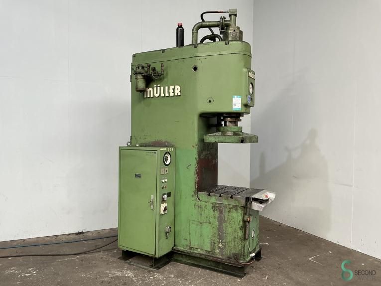 Hydraulic presses Müller CEZ 63.18.11 1976