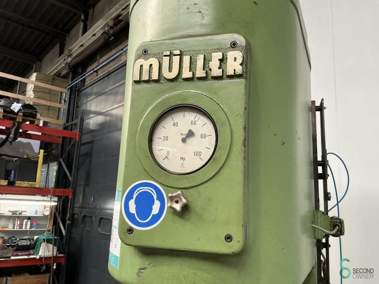 Hydraulic presses Müller CEZ 63.18.11 1976