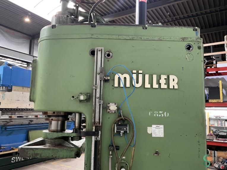Hydraulic presses Müller CEZ 63.18.11 1976