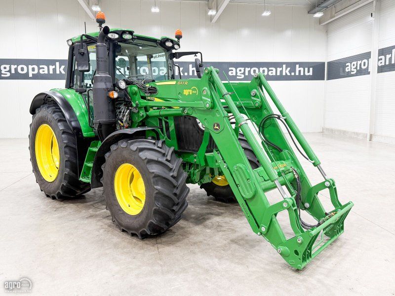 John Deere 6120M