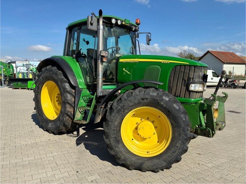 John Deere 6920
