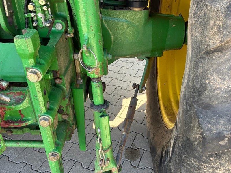 John Deere 6920