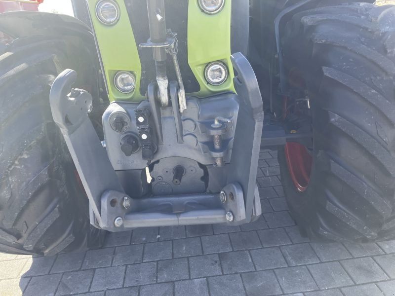 Claas ARION 660
