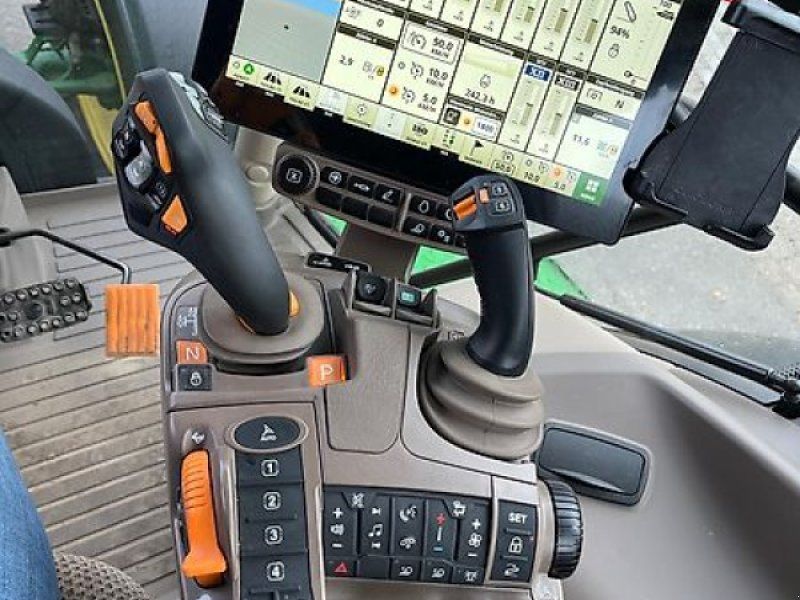 John Deere 6R250