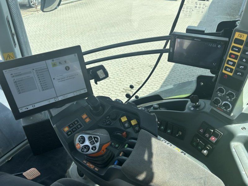 Claas AXION 870