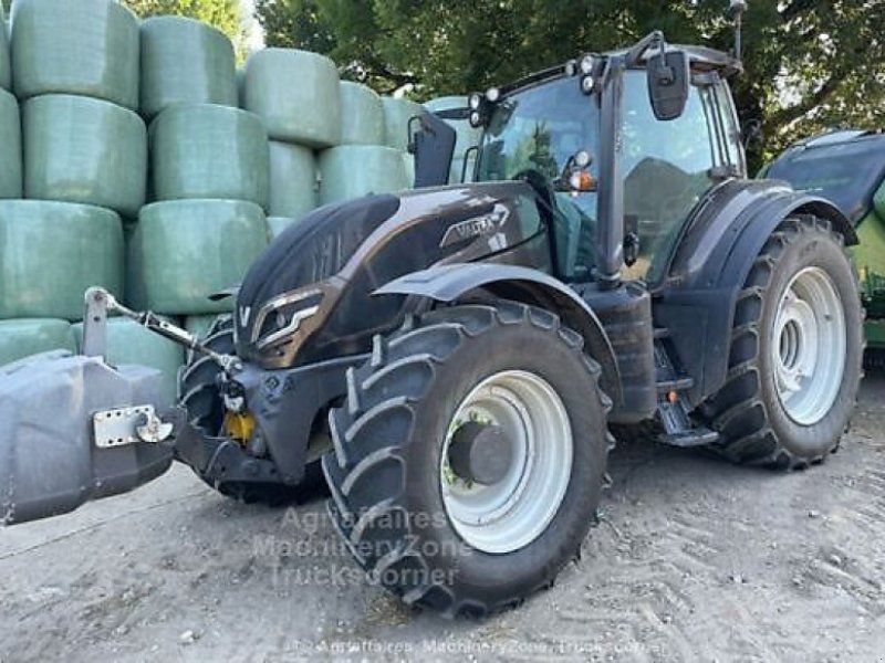 Valtra T235