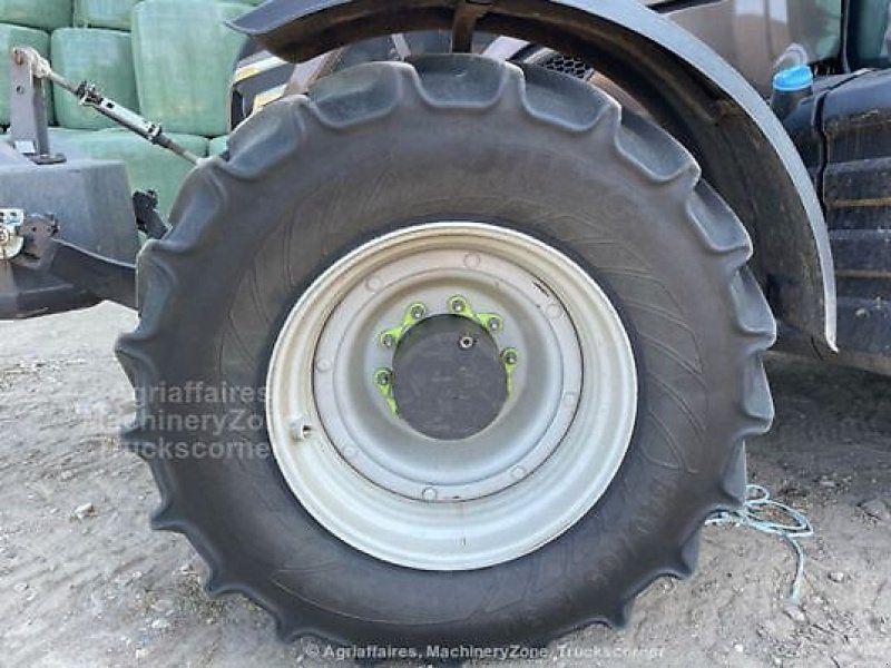 Valtra T235